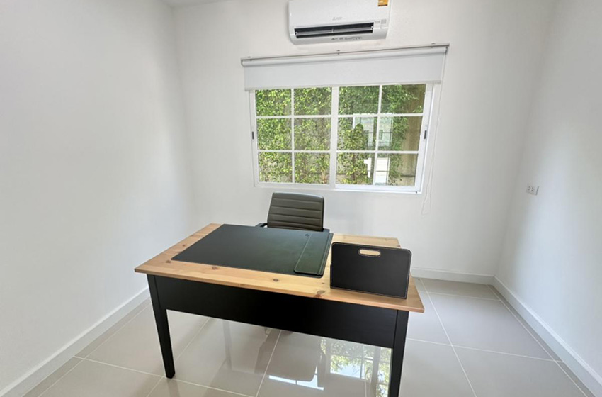 House with Shared Pool in Bangnatrad 